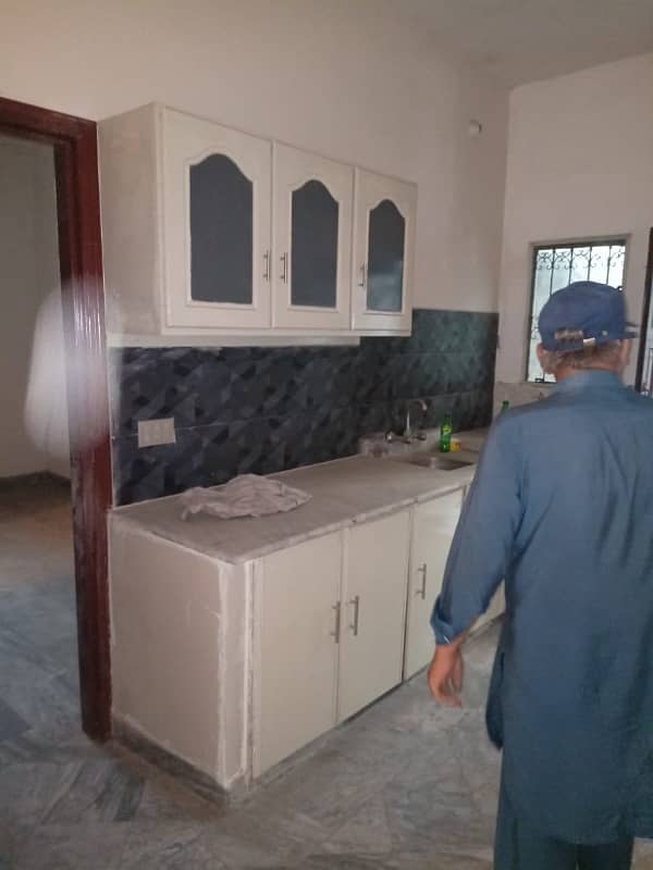 IQBAL TOWN 10 MARLA SEPARATE UPPER PORTION LOWER LOCK URGENT FOR RENT IN PRIME LOCATION 6