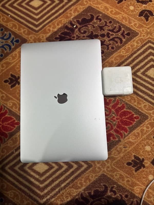 Macbook pro 2018 15” 6