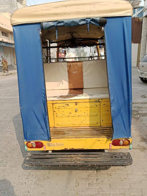 Tez Raftar CNG Rikshaw 7