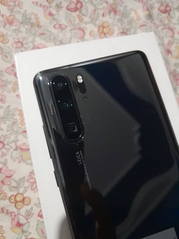 Huawei P30 Pro (VOG-AL10) Black/ Silver  sides 1