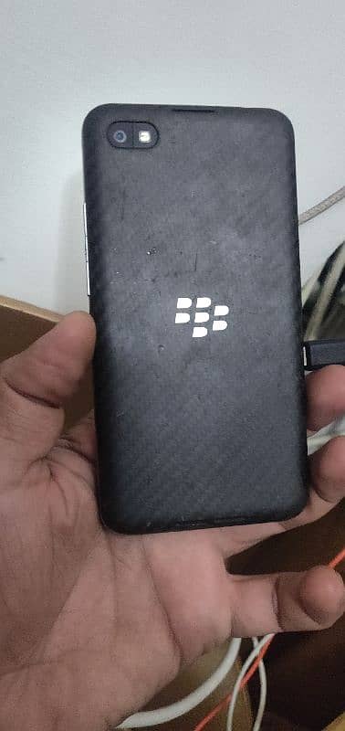 i am selling blackberry z10 in good condition 16gb non pta urgent sale 3