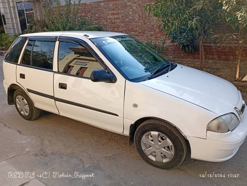 Suzuki Cultus VXR 2011 white 5