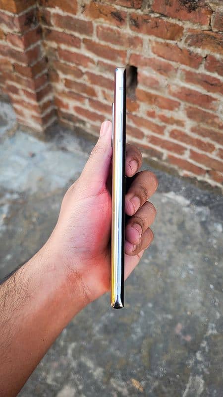 OnePlus 8 in mint condition 4