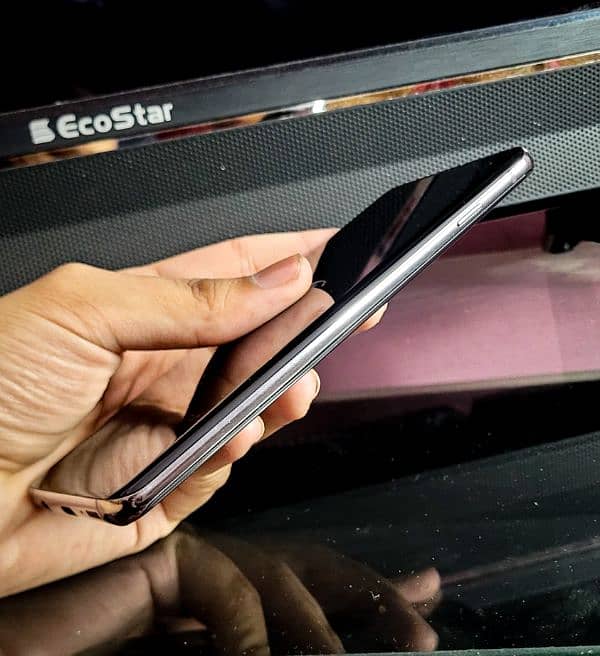 Samsung Galaxy S10 in Lushh Condition 5