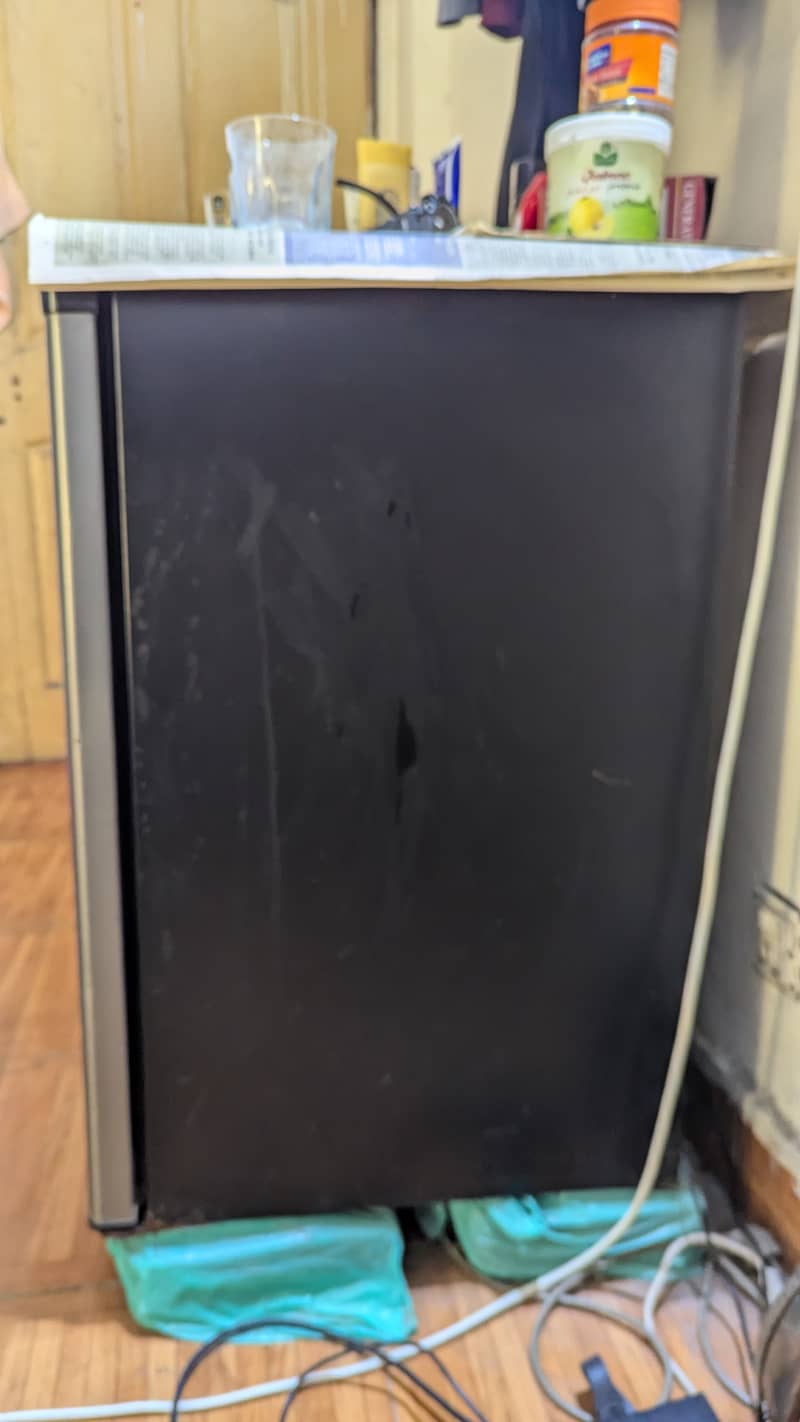 good cooling condition mini fridge 1