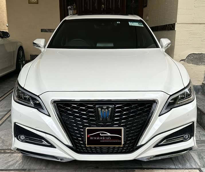 Toyota Crown 2018 1