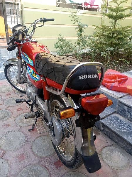 honda CD70 argent for sale 24 shape 1