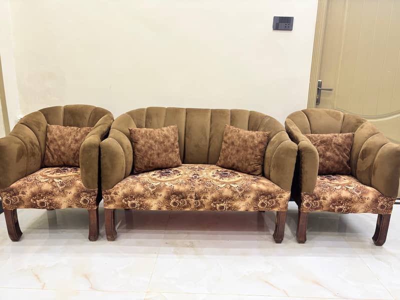 4 Seater Sofa set for sale 0