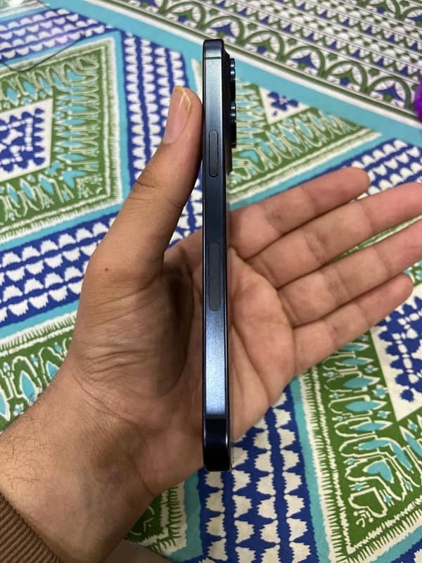 iphone 15 pro max blue titanium 3