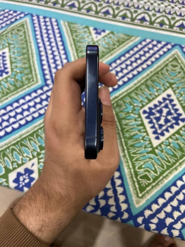 iphone 15 pro max blue titanium 4