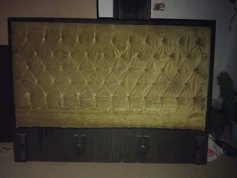 Heavy wood bed and dressing king size 0