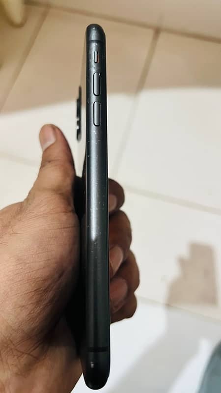 iphone 11 128gb black PTA Dual physical 7