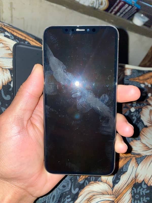 I phone xs max 64 gb non pta 92 B. H original exchange possible 3