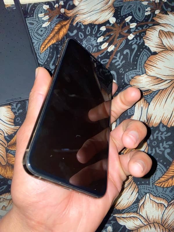 I phone xs max 64 gb non pta 92 B. H original exchange possible 6