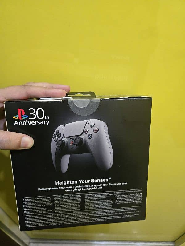 PS5 DualSense Controller 30th Anniversary Edition 1