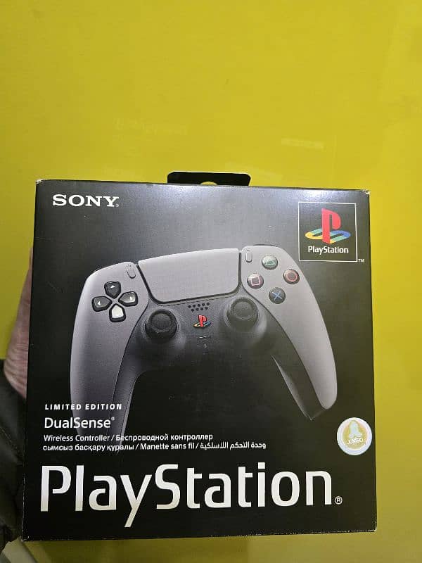 PS5 DualSense Controller 30th Anniversary Edition 2