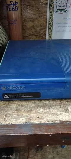 x box 360 500 gb with 3 CDs