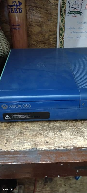 x box 360 500 gb with 3 CDs 0