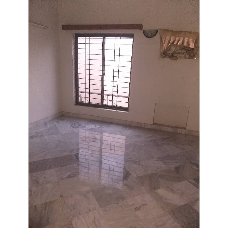 1 Kanal Full House Available For Rent In DHA Phase 3 0