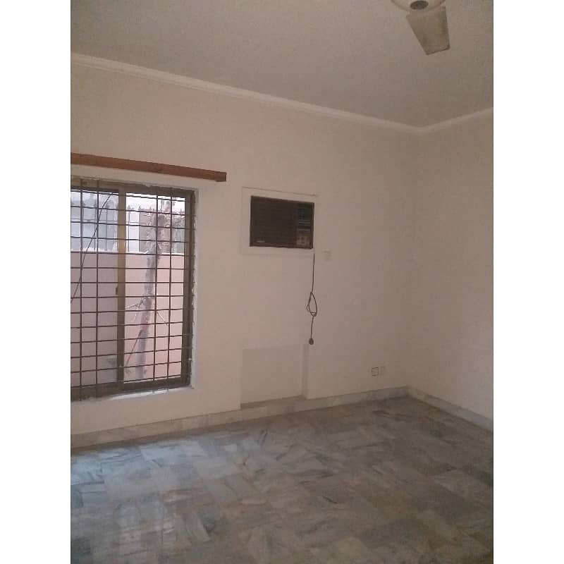 1 Kanal Full House Available For Rent In DHA Phase 3 3