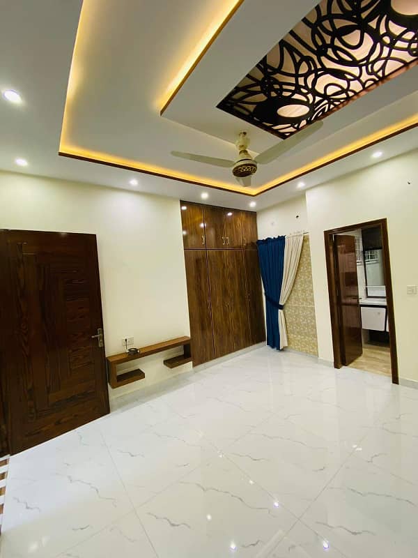 Luxurious Designer 10 Marla Brand New House For Sale In Bahria Town Lahore 4