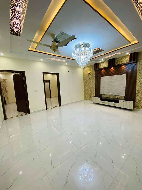 Luxurious Designer 10 Marla Brand New House For Sale In Bahria Town Lahore 12