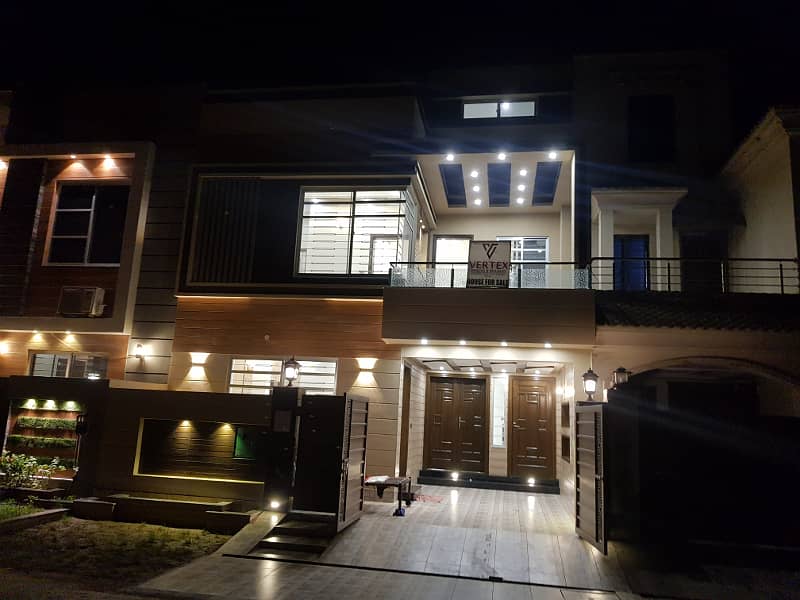 Luxurious Designer 10 Marla Brand New House For Sale In Bahria Town Lahore 32