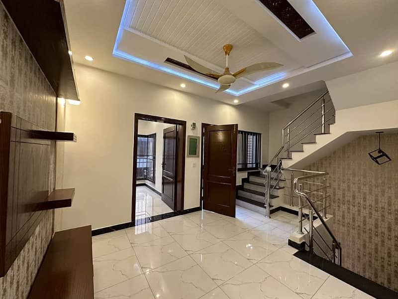 Luxurious Designer 5 Marla brand new House For Sale in Bahria Town Lahore 11