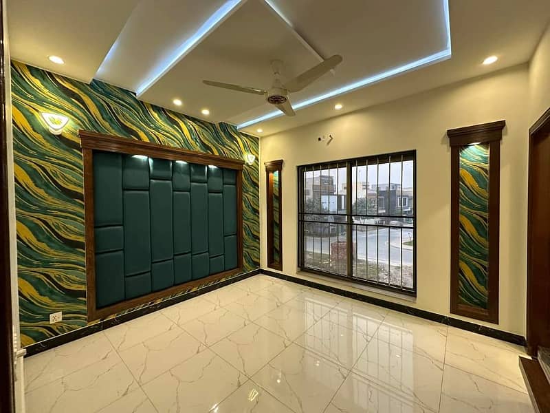 Luxurious Designer 5 Marla brand new House For Sale in Bahria Town Lahore 12