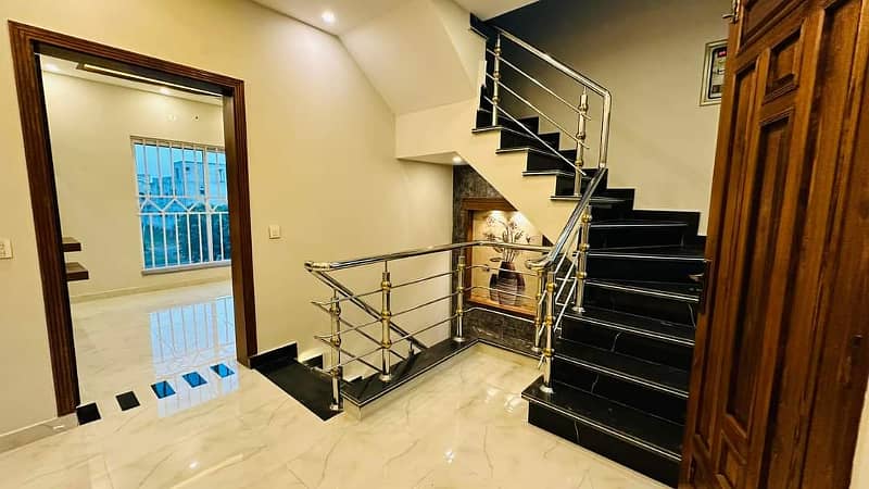 Luxurious Designer 5 Marla Brand New House For Sale In Bahria Town Lahore 14