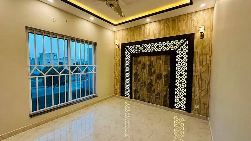 Luxurious Designer 5 Marla Brand New House For Sale In Bahria Town Lahore 15