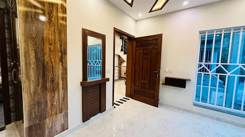 Luxurious Designer 5 Marla Brand New House For Sale In Bahria Town Lahore 18