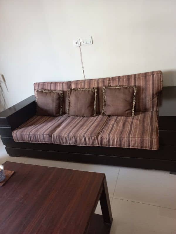 7 seater sofa 0