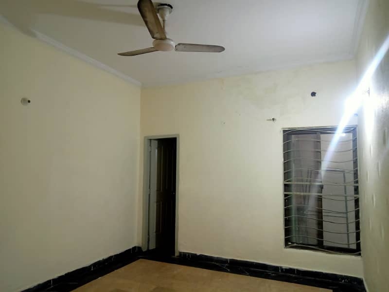 CANTT,1 KANAL UPPER PORTION FOR RENT GULBERG UPPER MALL SHADMAN ZAMAN PARK GOR CANAL ROAD LAHORE 3