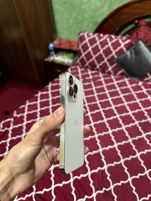 IPhone 13 Pro 1TB Non PTA (sims unused) 1