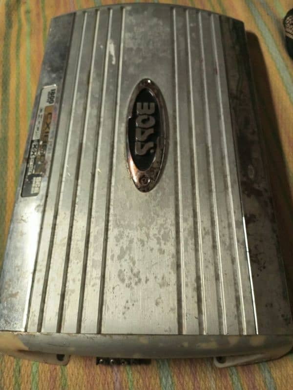 Boss 5 CHANNEL POWER AMPLIFIER. 6