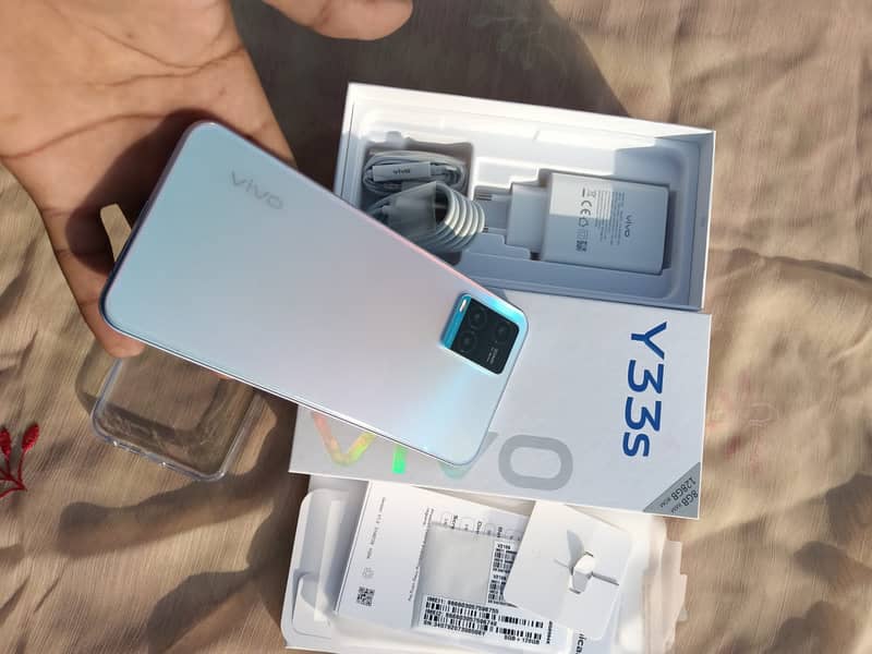 Vivo y33s all okay 10/10 contact wastapp 03263470894 1