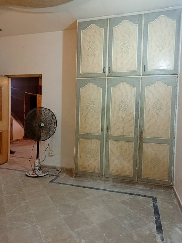 5 marla lower portion for rent in johar town for family and office software house and call centre and bachelor students+ jobholder 11