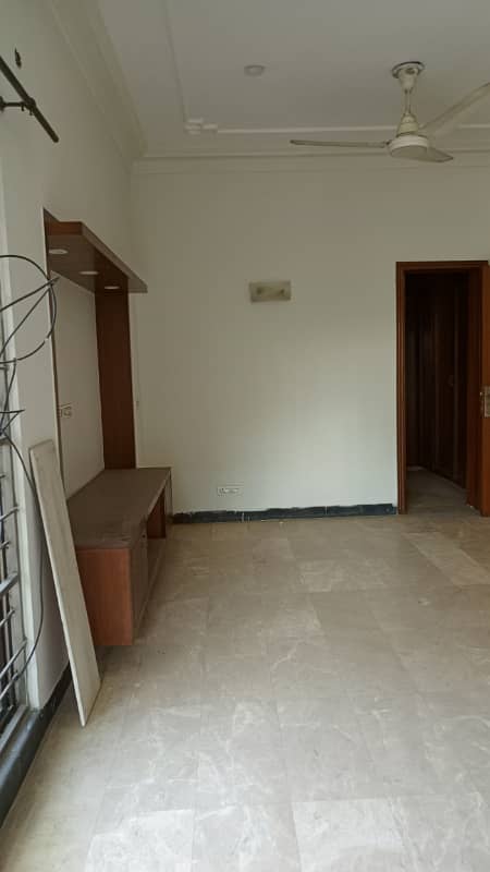 10 marla house for rent in Johar town for Family and Silent office (Call center + Software house) 12