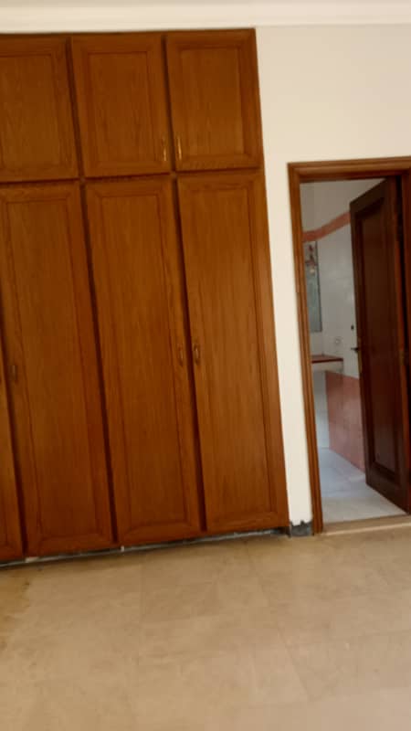 10 marla house for rent in Johar town for Family and Silent office (Call center + Software house) 18