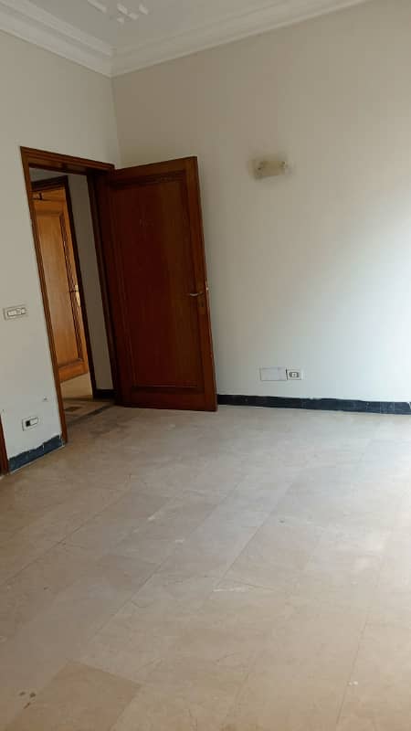 10 marla house for rent in Johar town for Family and Silent office (Call center + Software house) 19