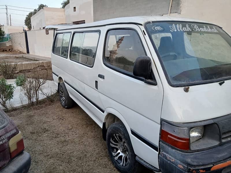 Toyota Hiace 1