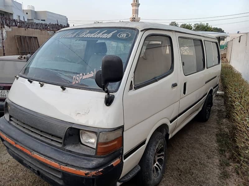 Toyota Hiace 2