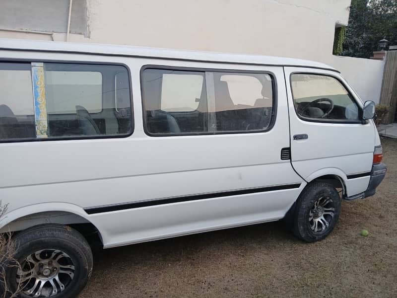 Toyota Hiace 3