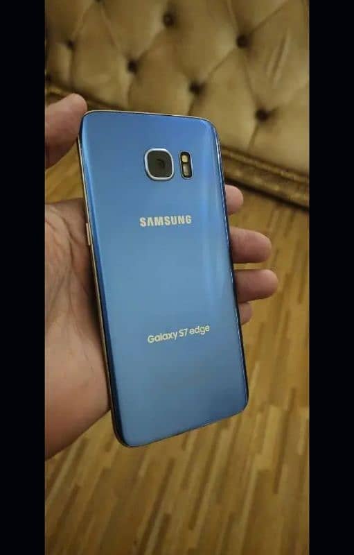 Samsung Galaxy S7 Edge. 6