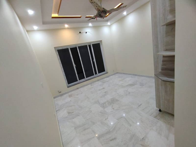 Bahria Enclave Sector B 8 Marla Upper Portion Available For Rent Good Location Brand New 3