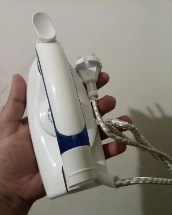 Folding Steam Iron for Sale light weight 1