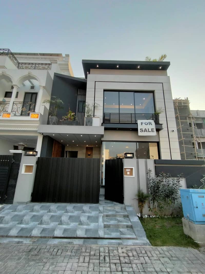 Beautiful brand new house for sale in state life 0