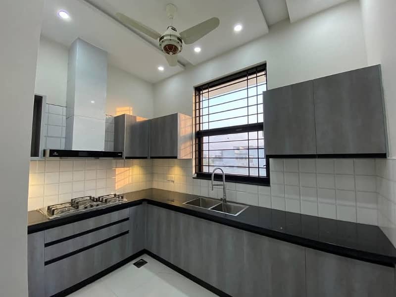 1KANAL UPPER PORTION FOR RENT 1