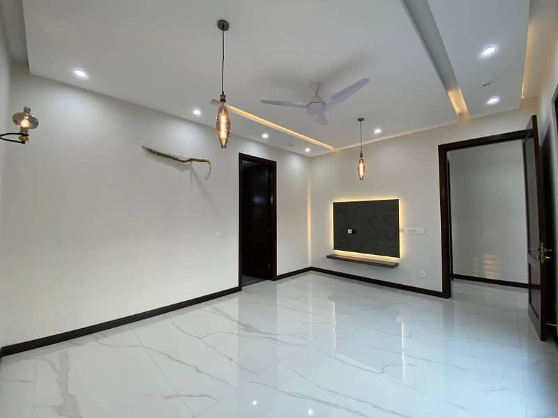 1KANAL UPPER PORTION FOR RENT 3